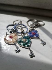 Floral keychains set