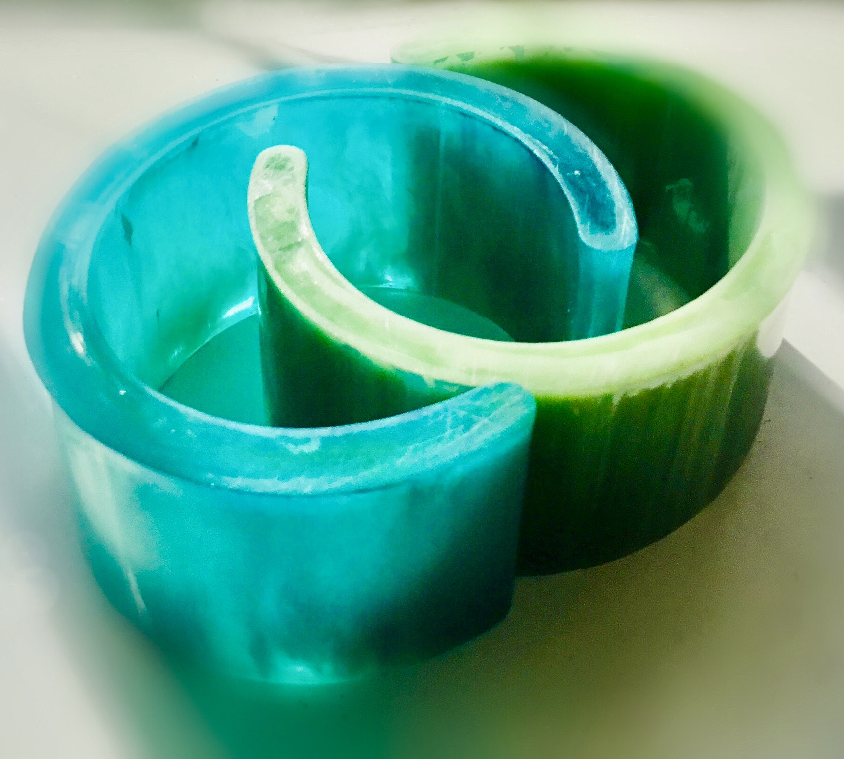 Set of 2 resin bracelets watercolour effect
