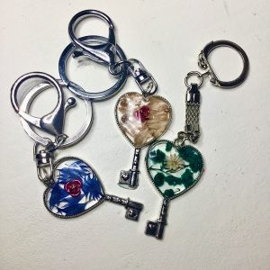 Floral keychains set