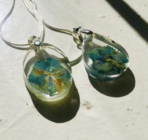 Set of 2 blue flowers floral resin jewellery 