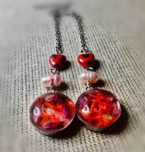 Red moss earrings