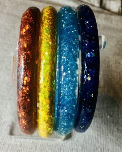 Set of 4 colourful glitter bangles