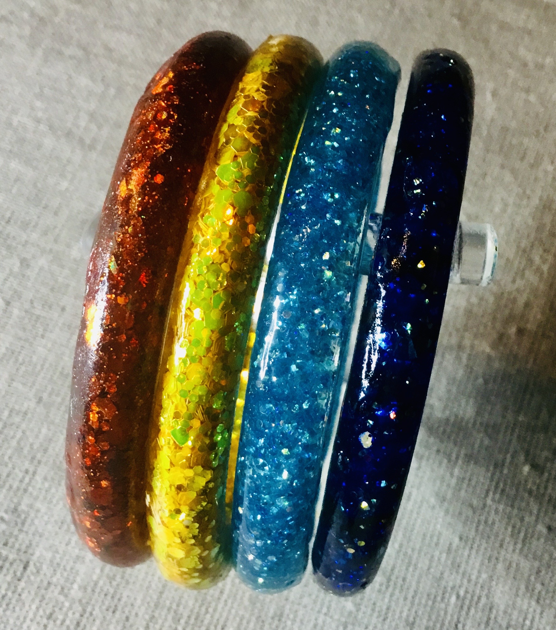 Set of 4 colourful glitter bangles