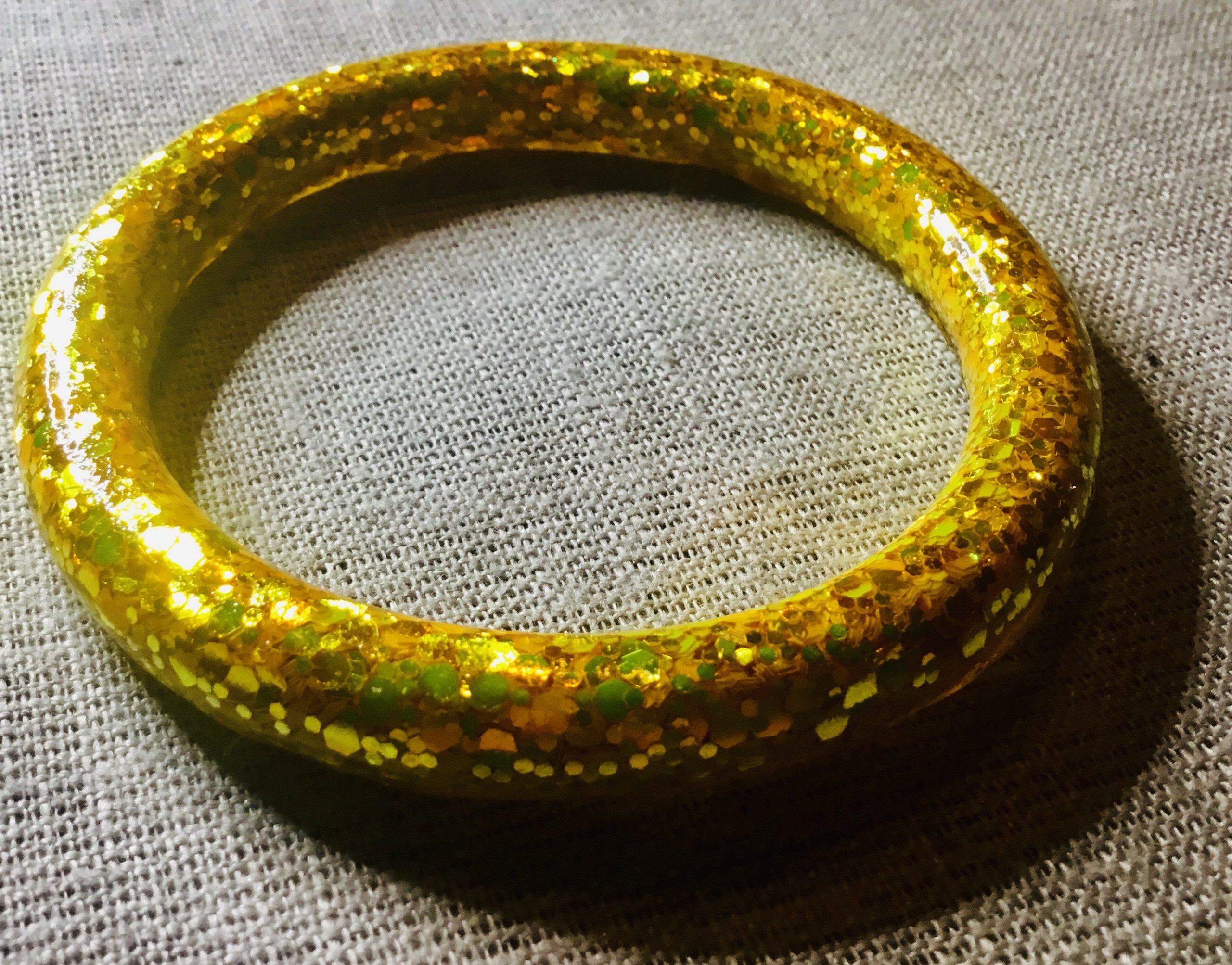 Set of 4 colourful glitter bangles