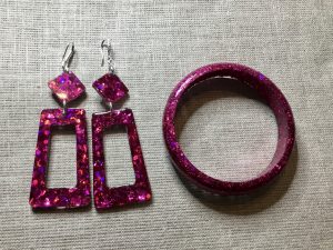 Bright pink glitter jewelry set