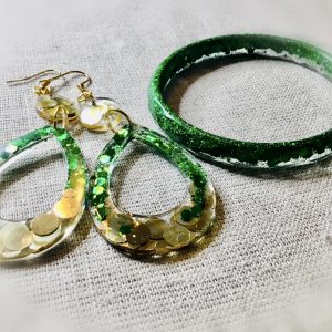 Customized green & gold glitter jewelry set