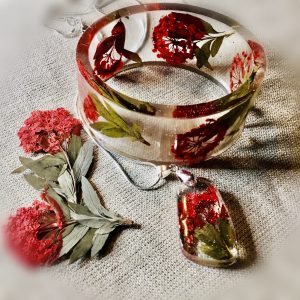 Narcissus Spiraea Real Flower Bangle and necklace set