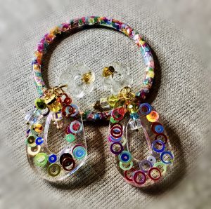 Colourful set of glitter bangle and earrings 