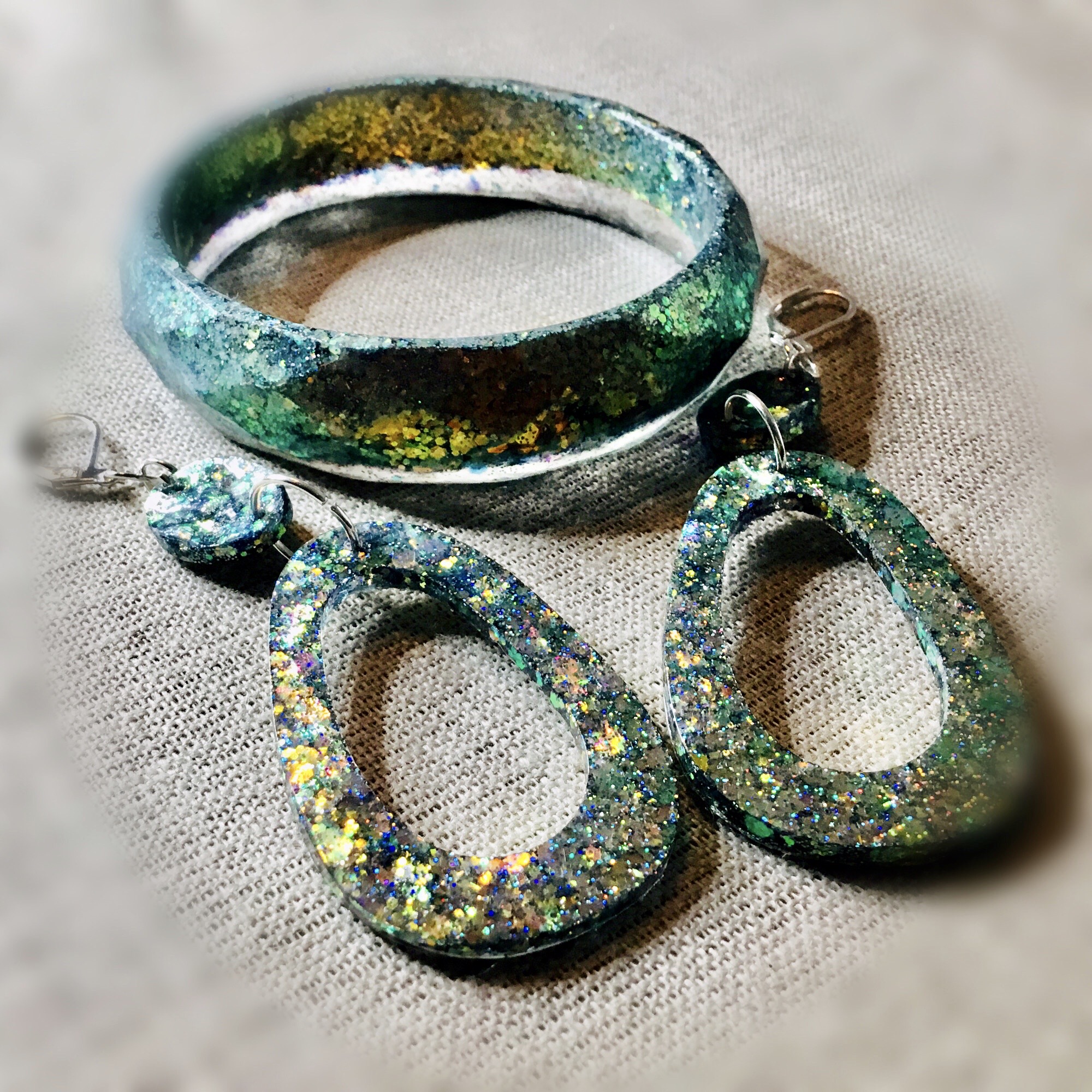 Customized green bangle & earrings set