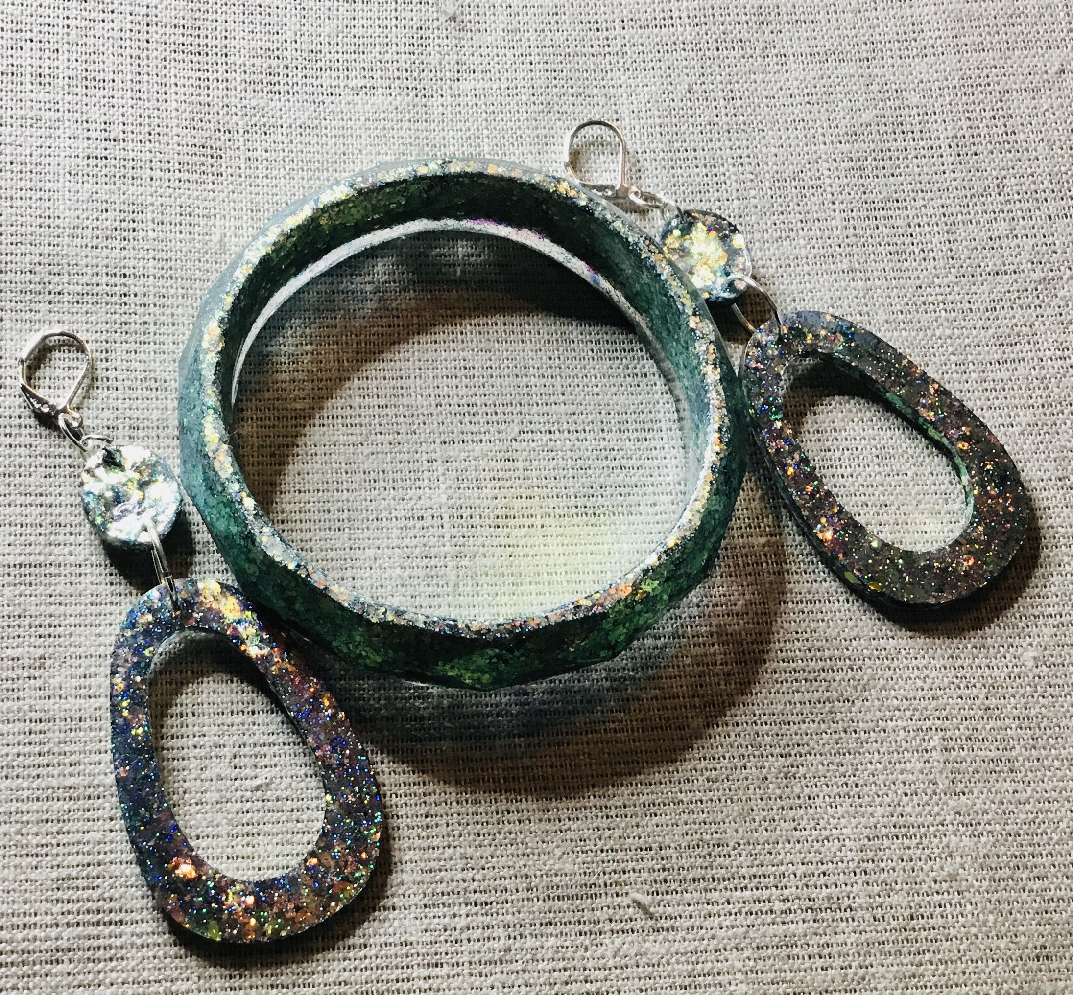 Customized green bangle & earrings set