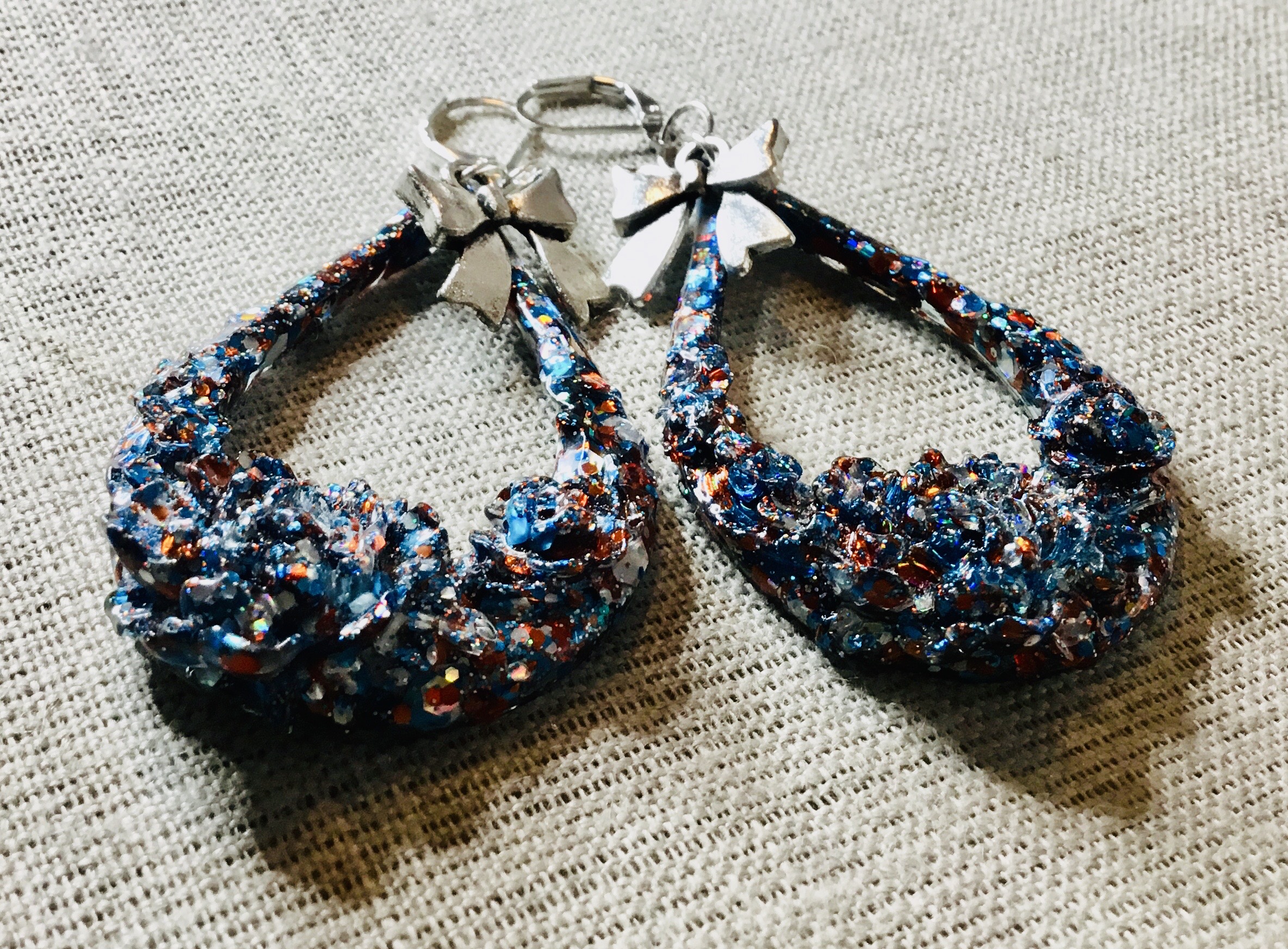 Black glitter bangle and earrings jewellery set
