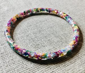 Colourful set of glitter bangle and earrings 
