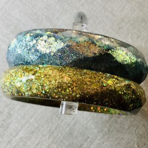 Set of 2 golden glitter resin bangles Set of 2 golden glitter resin bangles