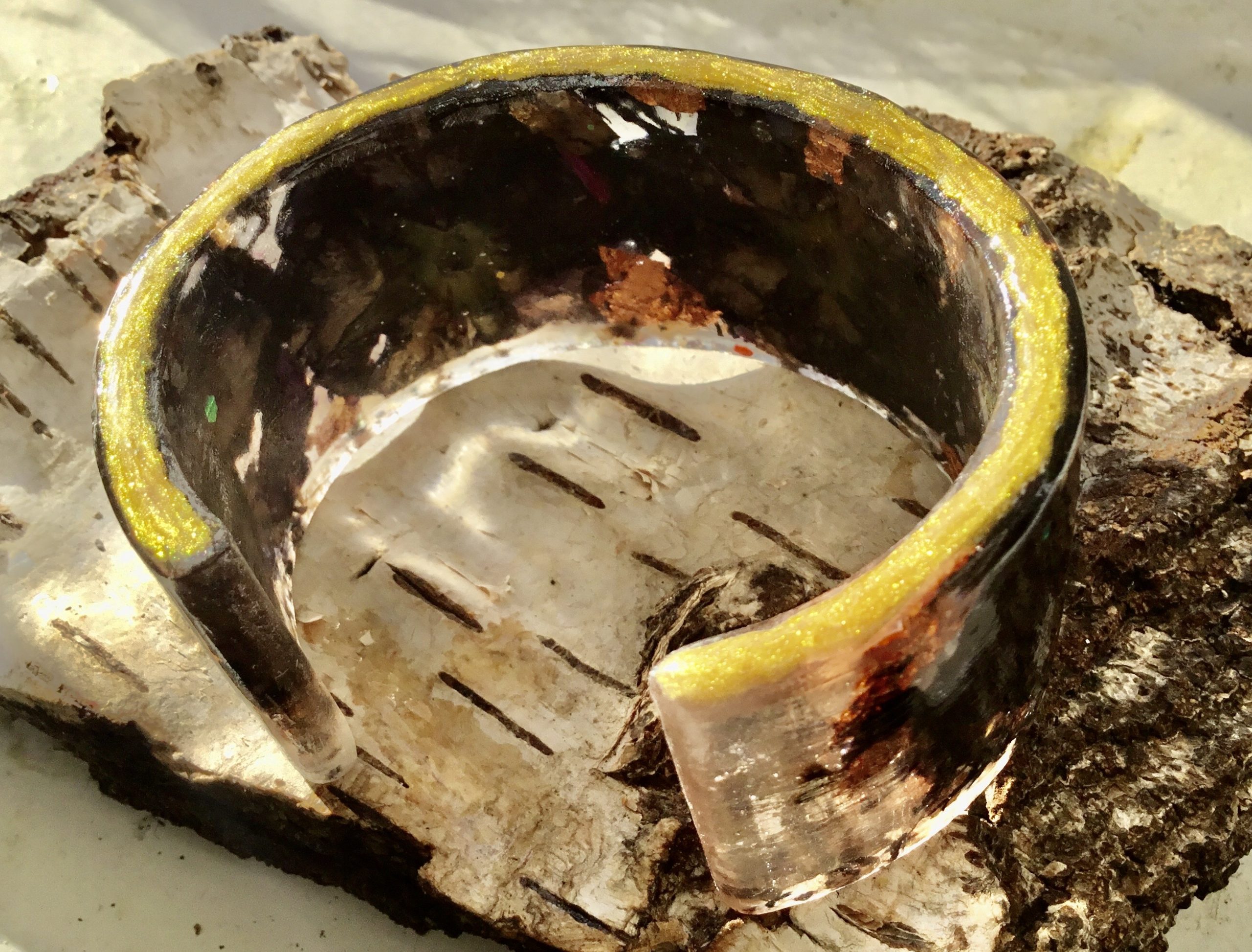 Midnight Elegance" β Black Roses & Gold Foil Resin Cuff Bracelet