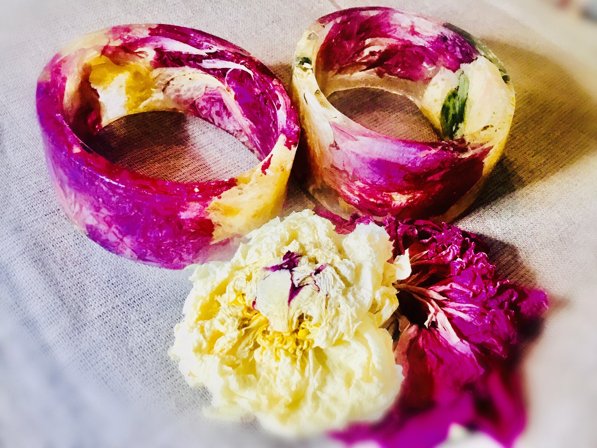 Red and White Peonies Resin Bangles – Handmade Floral Jewelry