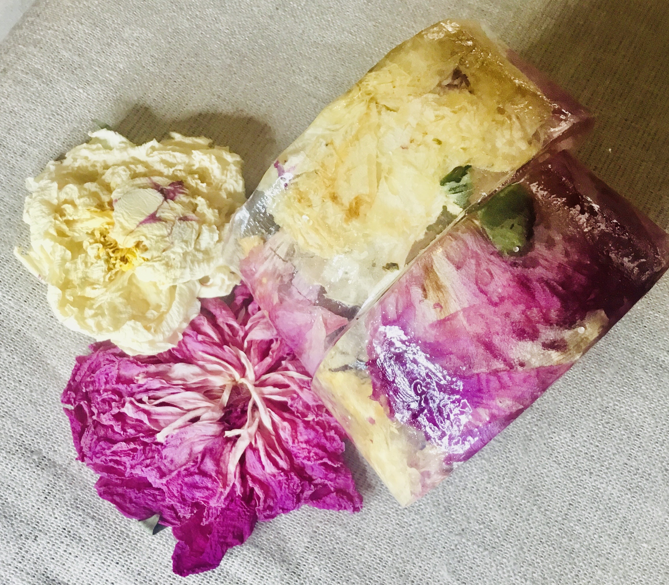 Red and White Peonies Resin Bangles – Handmade Floral Jewelry