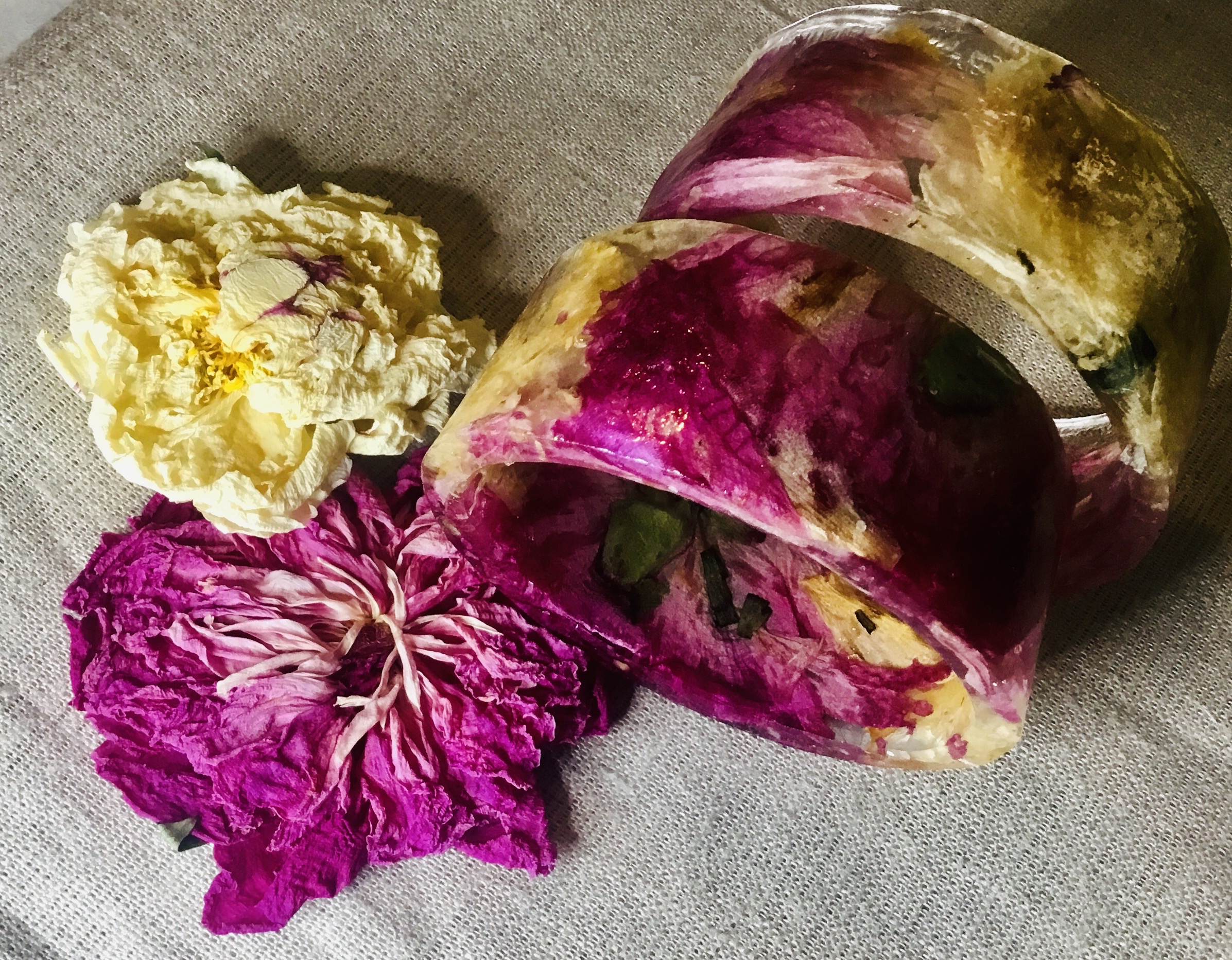 Red and White Peonies Resin Bangles – Handmade Floral Jewelry
