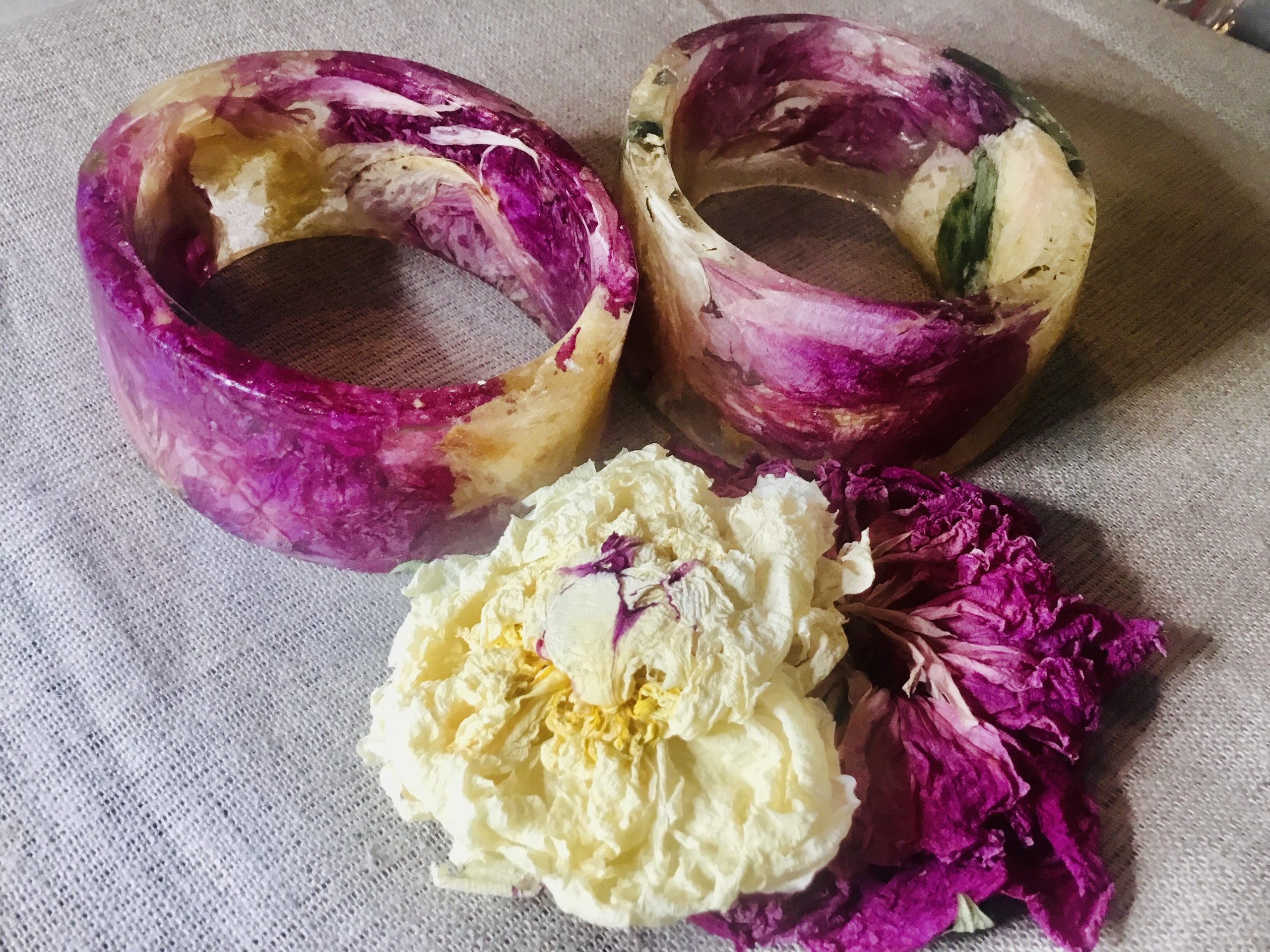 Red and White Peonies Resin Bangles – Handmade Floral Jewelry