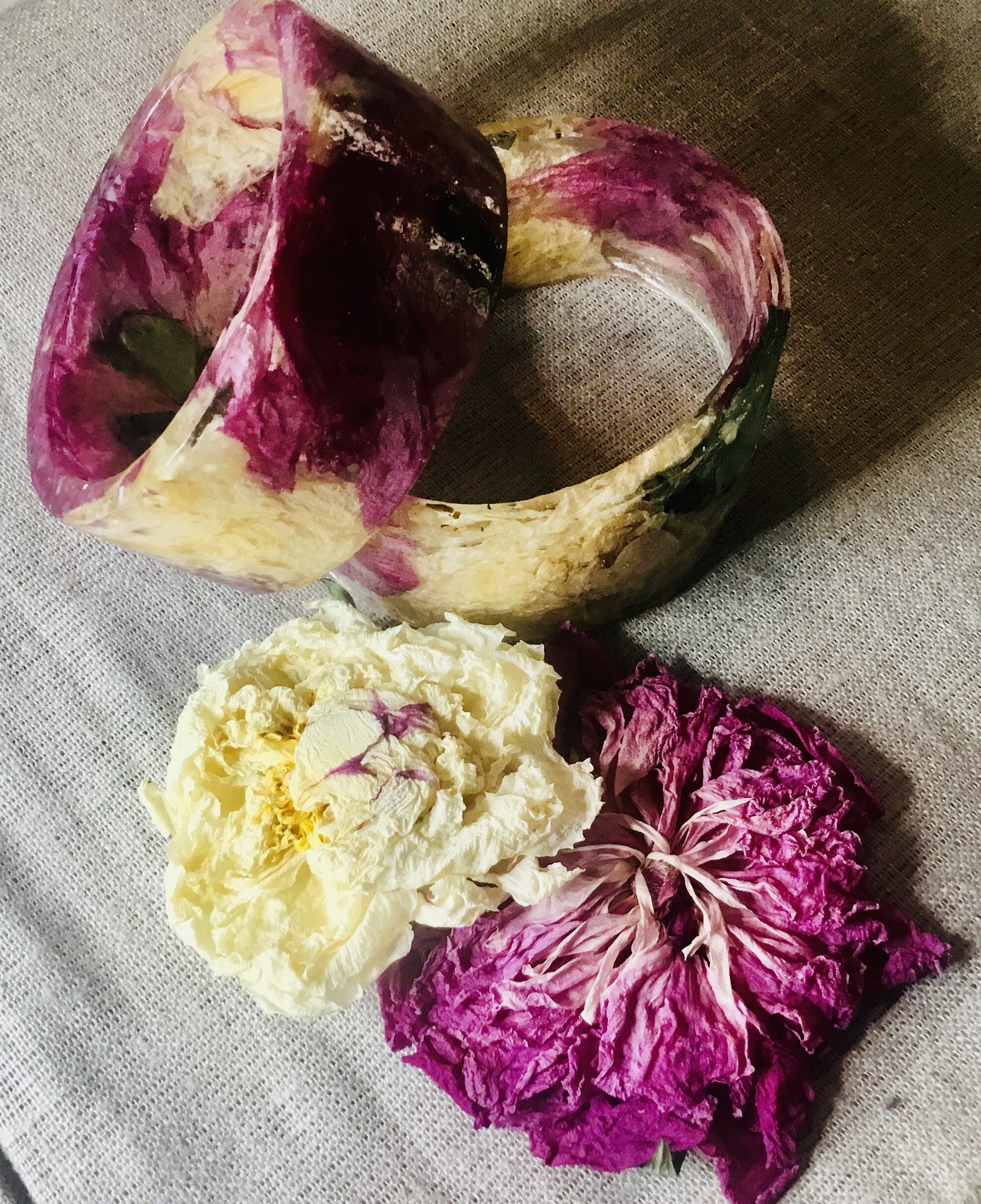 Red and White Peonies Resin Bangles – Handmade Floral Jewelry